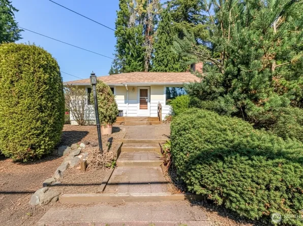 132 S 197th Street, Des Moines, WA 98148