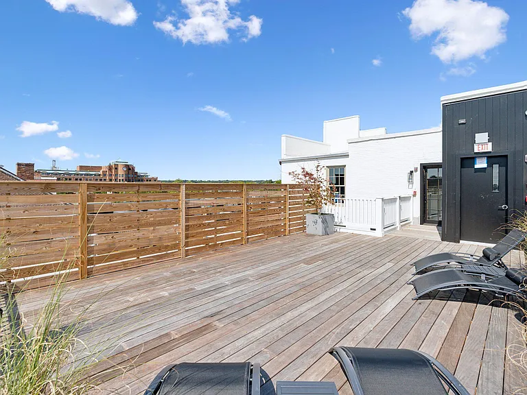 901 King St #301 — Photo 11