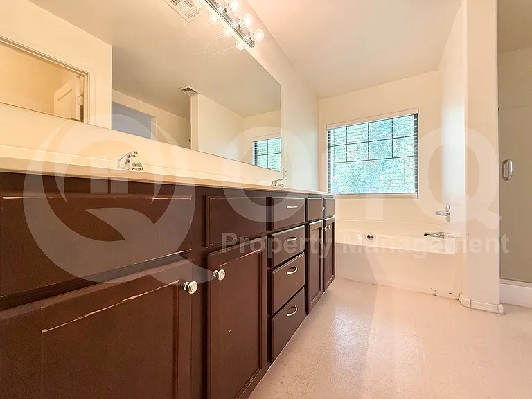 3834 E Santa Fe Ln — Photo 18