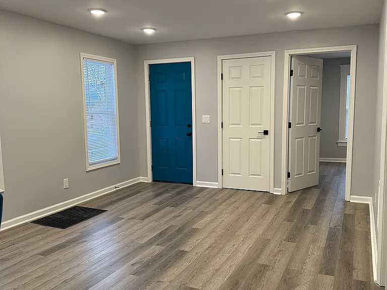 127 Henderson St #2 — Photo 52