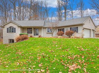 10060 Lakeside Dr, Perrinton, MI 48871