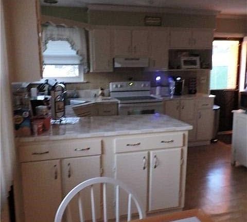 5th image of 525 Dewitt Ave