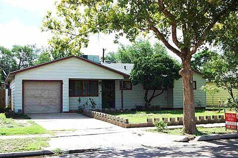 1st image of 1840 N Gila Dr