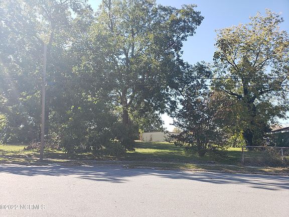3rd image of 722 - 726 S Washington Street