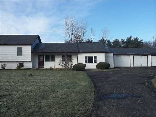 1st image of 996 Cheery Hill Dr