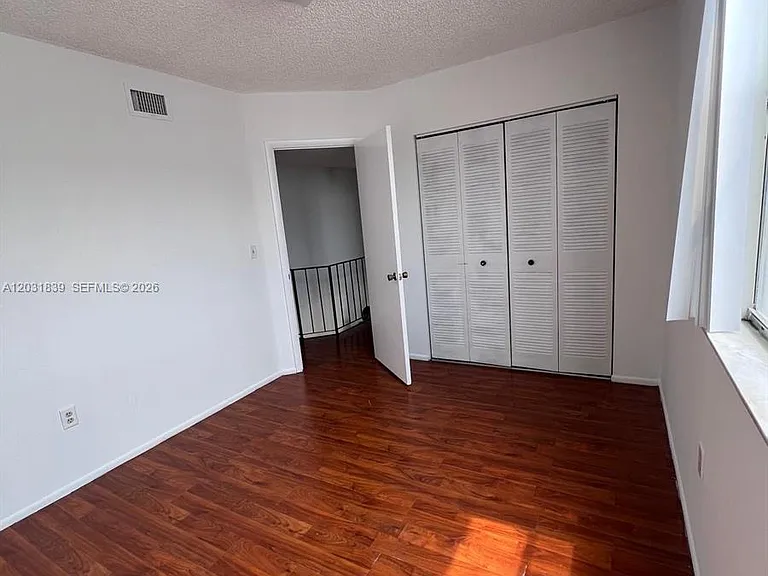 1074 W 38th St #32 — Photo 13