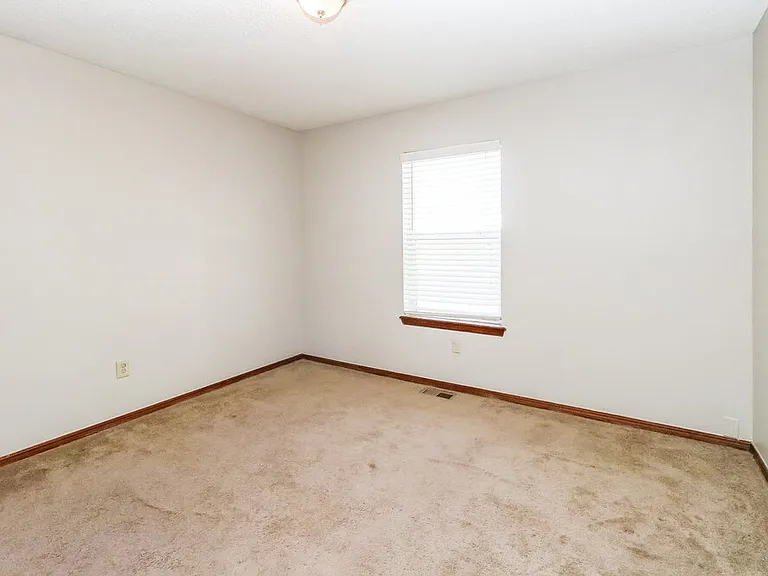 12913 S Drexel Ave — Photo 14
