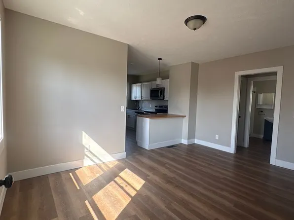 3104 Poe Ave, Cleveland, OH 44109