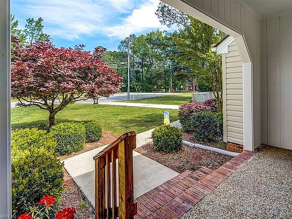 3rd image of 3500 Lilac Dr