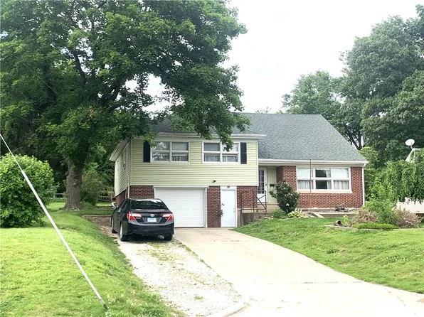 600 E 6th St, Pana, IL 62557