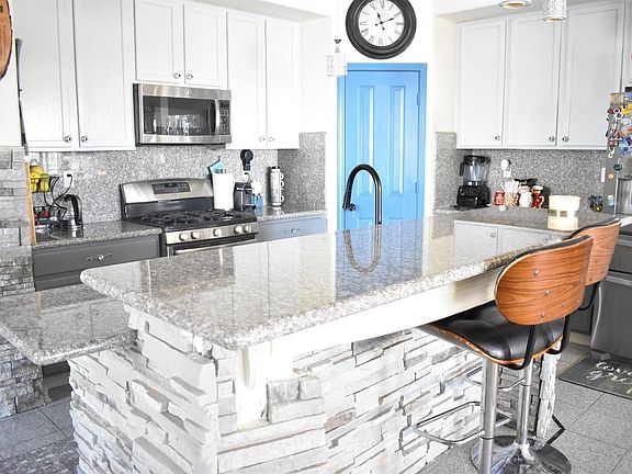 5th image of 10136 Brenna Way