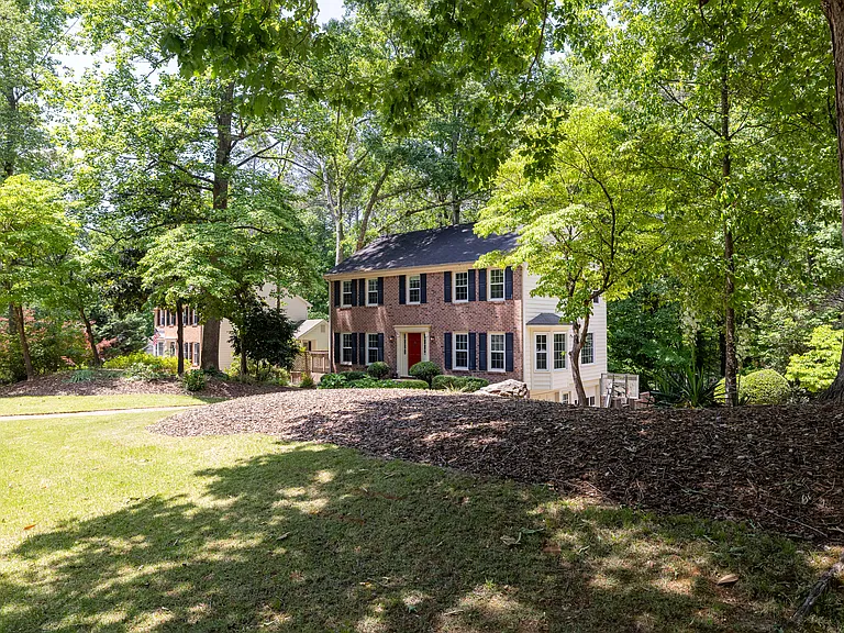 2124 Rockland Ct — Photo 3