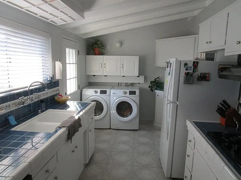 10638 Danube Ave — Photo 14