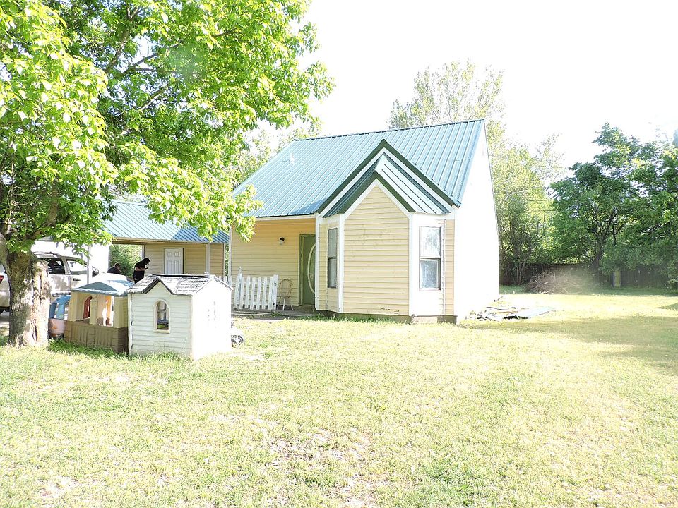 1st image of 328 Chard Ct
