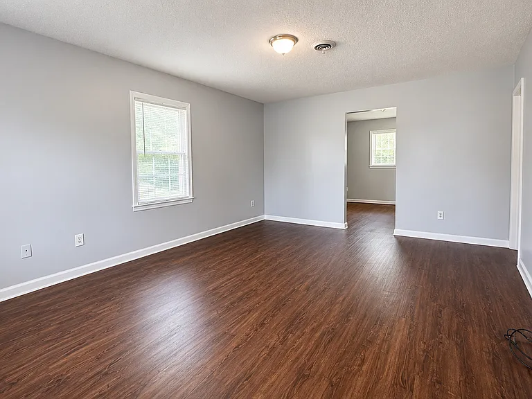 102B Lora Ln — Photo 3