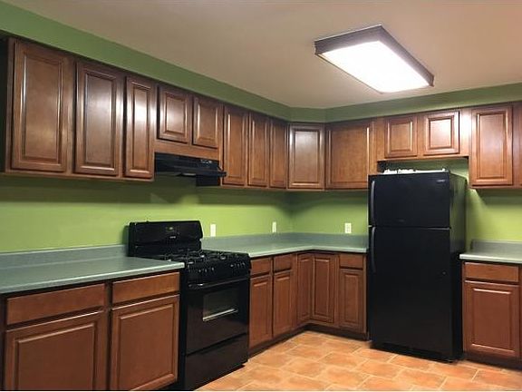 3rd image of 238 Meadow Ln