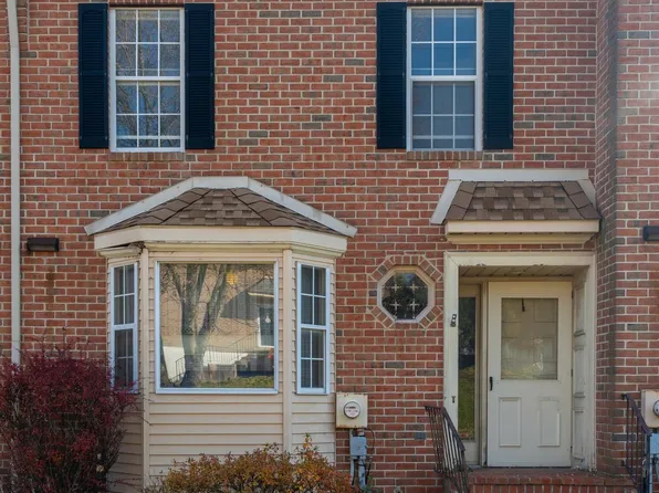 1405 Andrew Dr, Whitehall, PA 18052