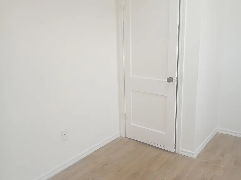 408 N 3rd St #6 — Photo 9