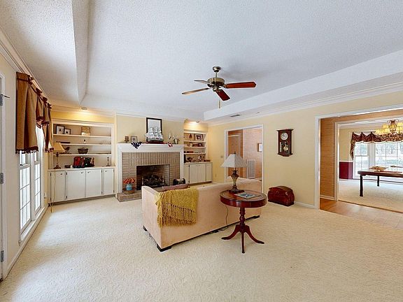 4th image of 23 Whippoorwill Dr