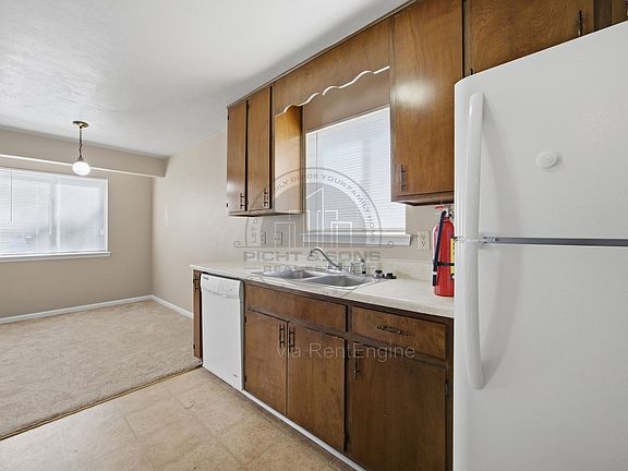 2nd image of 709 Pointe Ct APT A