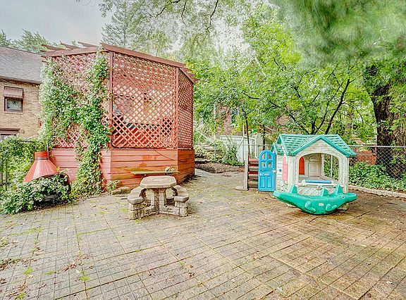 5th image of 618 Robert Ave