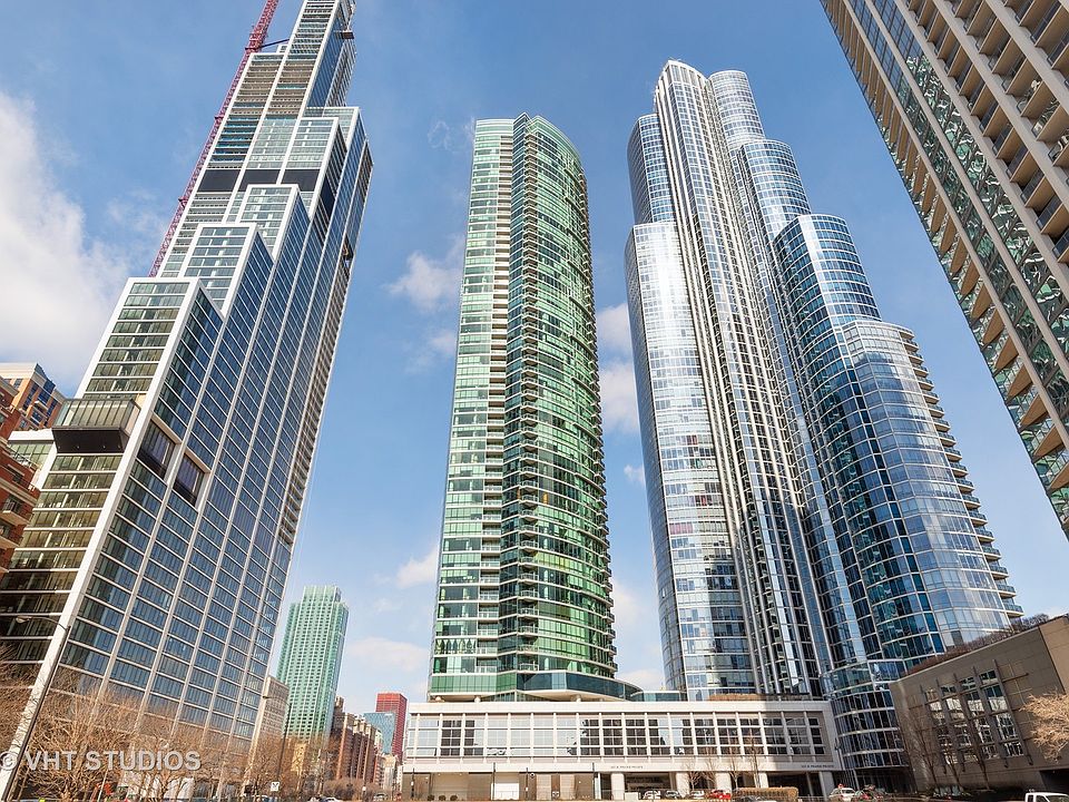 1st image of 1201 S Prairie Ave #3101