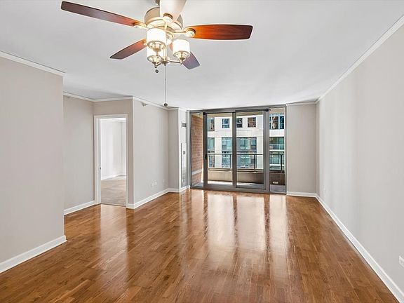 4th image of 420 E Waterside Dr Unit 807