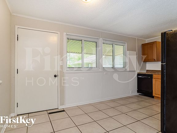 5th image of 900 NE 62nd St