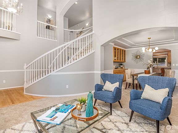 4th image of 2819 234th Avenue SE