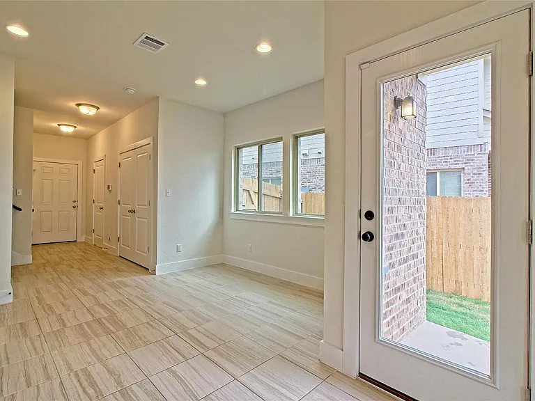 555 White Steppe Way — Photo 10