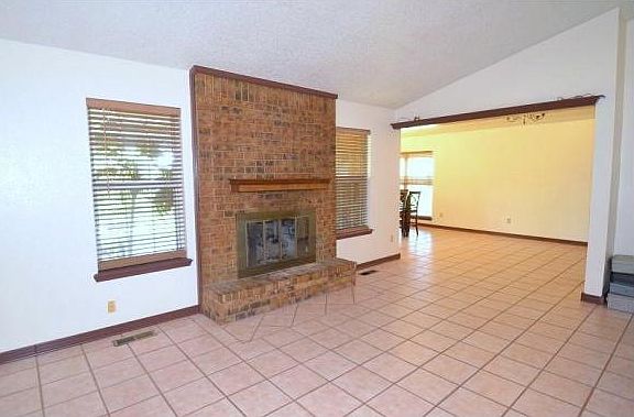 2nd image of 2209 Crystal Dr