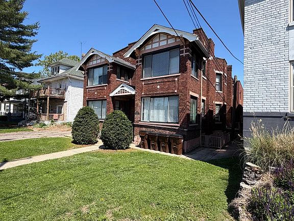 2nd image of 2072 Elm Ave