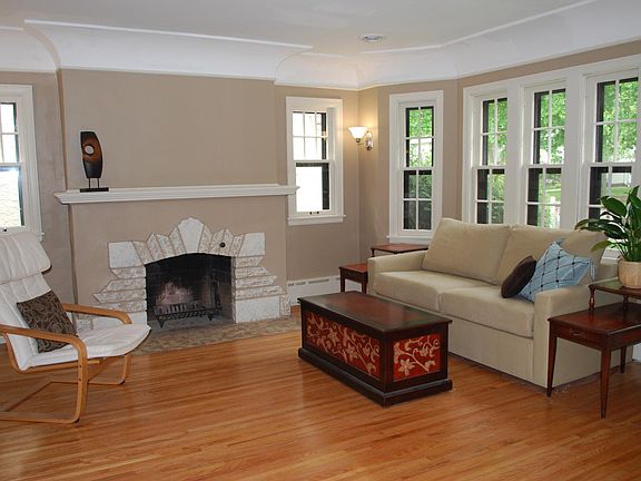 Lots of windows and natural light. Hardwood floors thoughout.