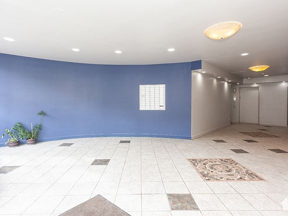3rd image of 5854 N Kenmore Ave APT 5A