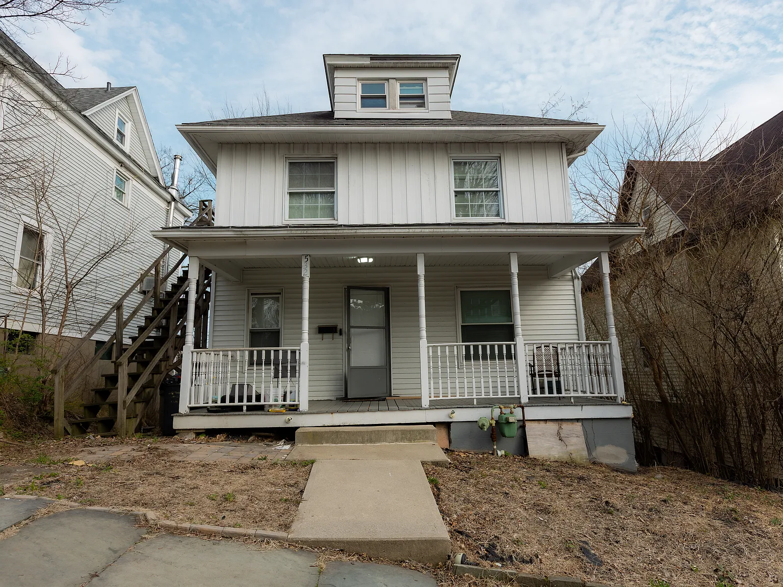 4 bed, 2046 sqft, $3,000 — Photo 1