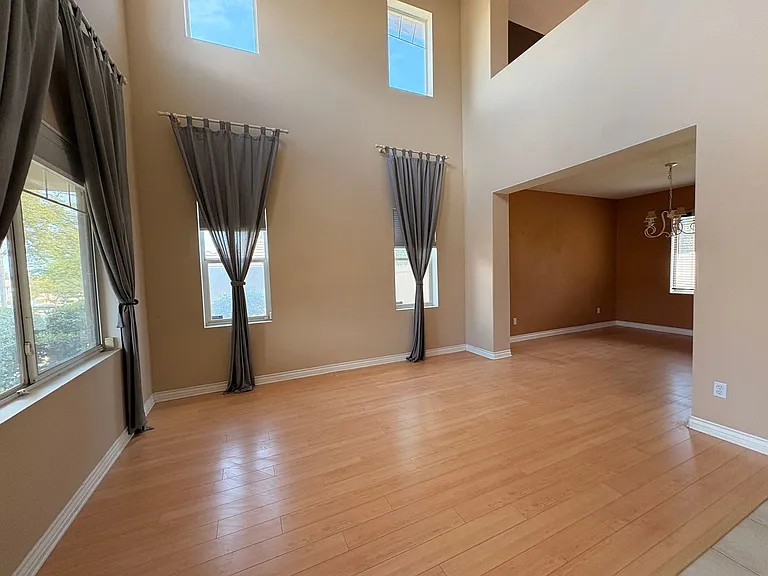 1456 Pinewood Dr — Photo 4