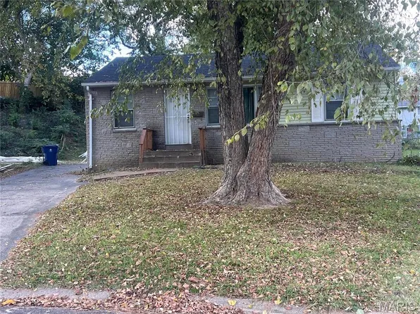 8553 Jenny Dr, Saint Louis, MO 63121