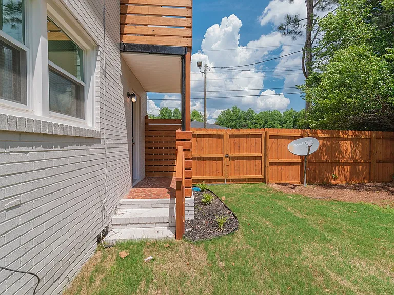 1602 Johns Rd #C — Photo 30