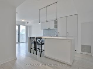 88 Harbour St #2305, Toronto, ON M5J 0C3