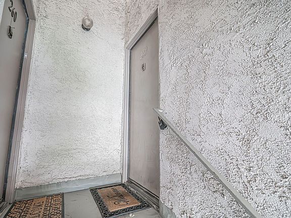 2nd image of 25027 Peachland Ave Unit 259