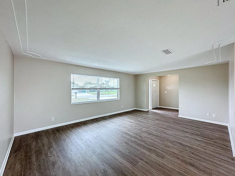 1545 Polaris St — Photo 7