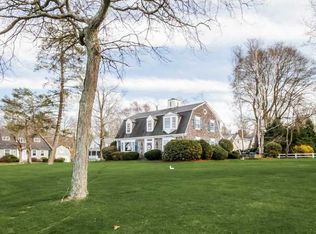 69 Mathewson Rd, Barrington, RI 02806