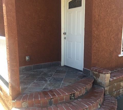 3rd image of 752 E Rosewood Ct