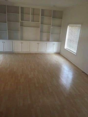 2nd image of 144 Country Club Rd Unit 10