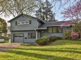 50 Drake Dr, Rochester, NY 14617