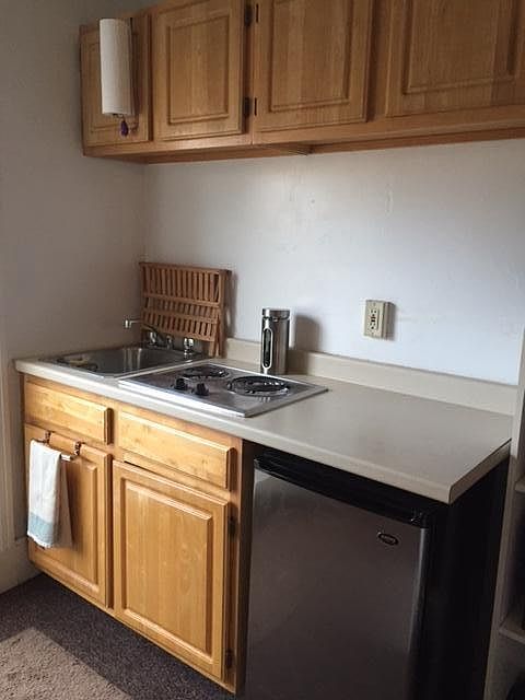 2nd image of 405 Beacon St APT 11A