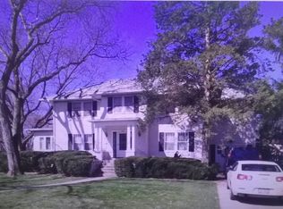 808 N Cross St, Wheaton, IL