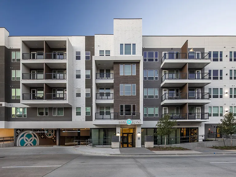 880 LYN — Photo 20