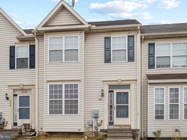 1177 Ledge Dr, York, PA 17408