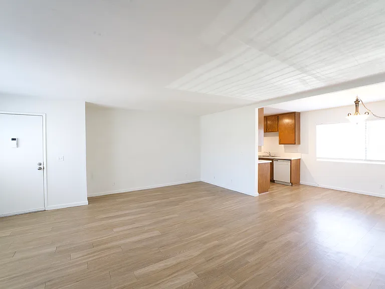 317 N 4th St #110 — Photo 5